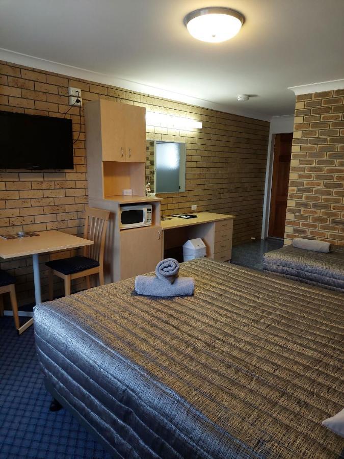 Settlers Motor Inn Тентерфилд Экстерьер фото